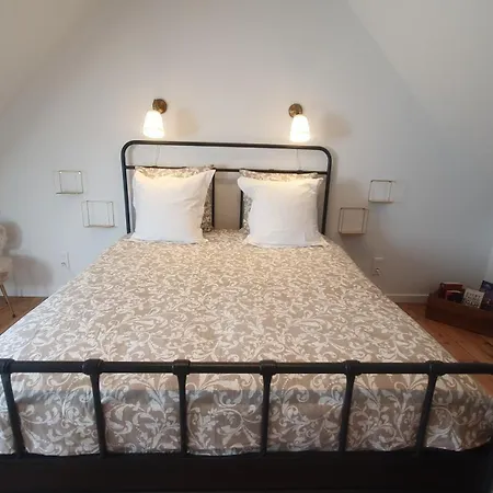 L'astu'cieux Triplex Apartment
